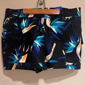 NWT Apt. 9 Women's Black Tropical Print Mid Rise Shorts Front Pockets Belt Loops